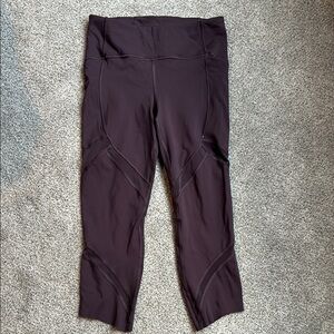 Lululemon Pace Rival Crop (22")
Black Grape Like New Condition
